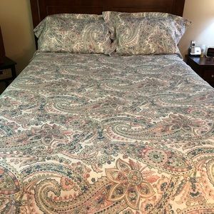 Tahari king size duvet with 2 pillow cases